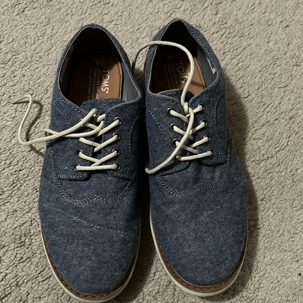 Boy Blue Tom’s size 5Y